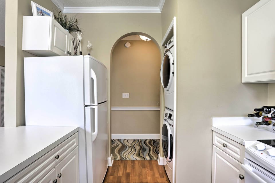 Kitchen | In-Unit Laundry
