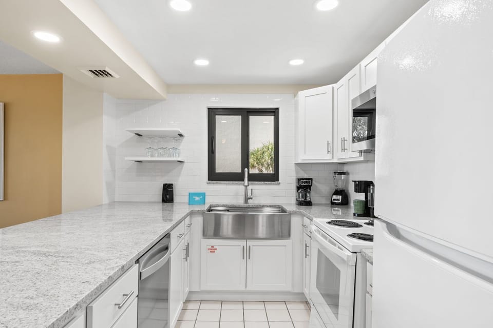 Kitchen - Everything you need to prepare that memorable meal is right here for you.