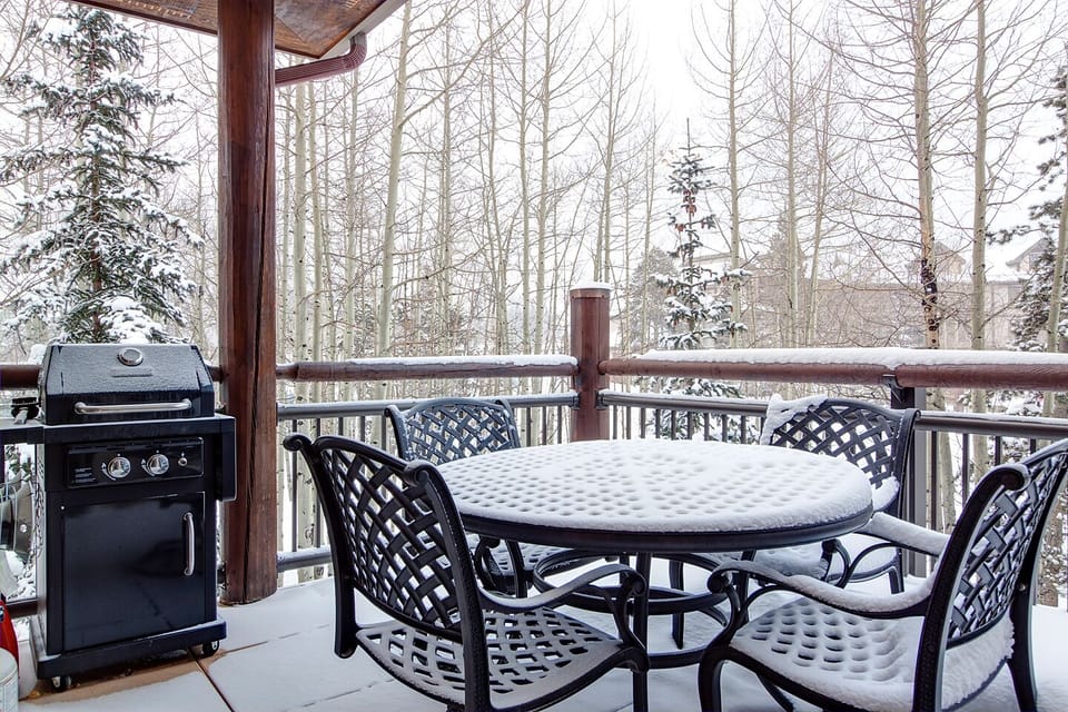 Private Patio with Grill