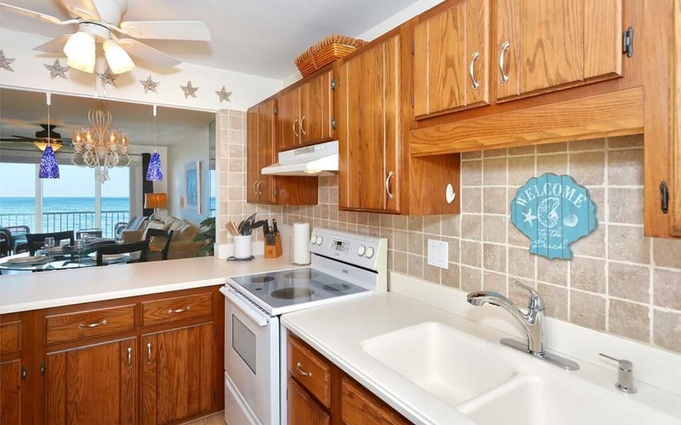 Kitchen to west view
