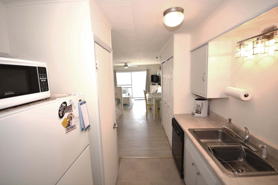 Escape 10 Kitchen
