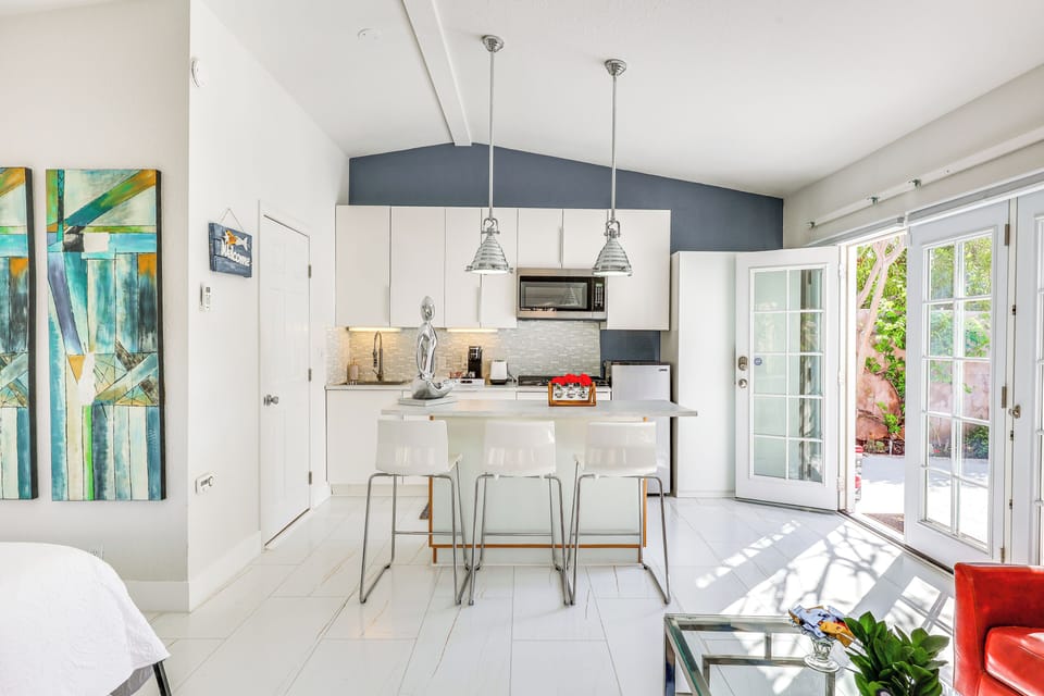 Kitchen | Breakfast Bar