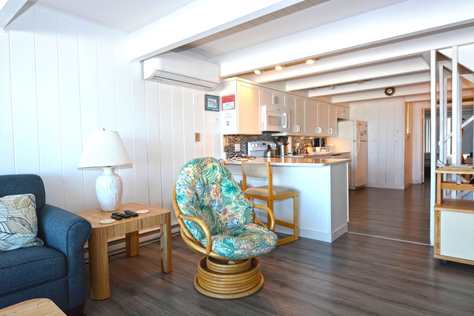 LIVING-AREA