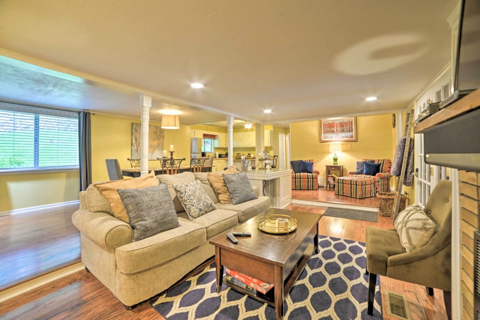 Living Room | Single-Story Property