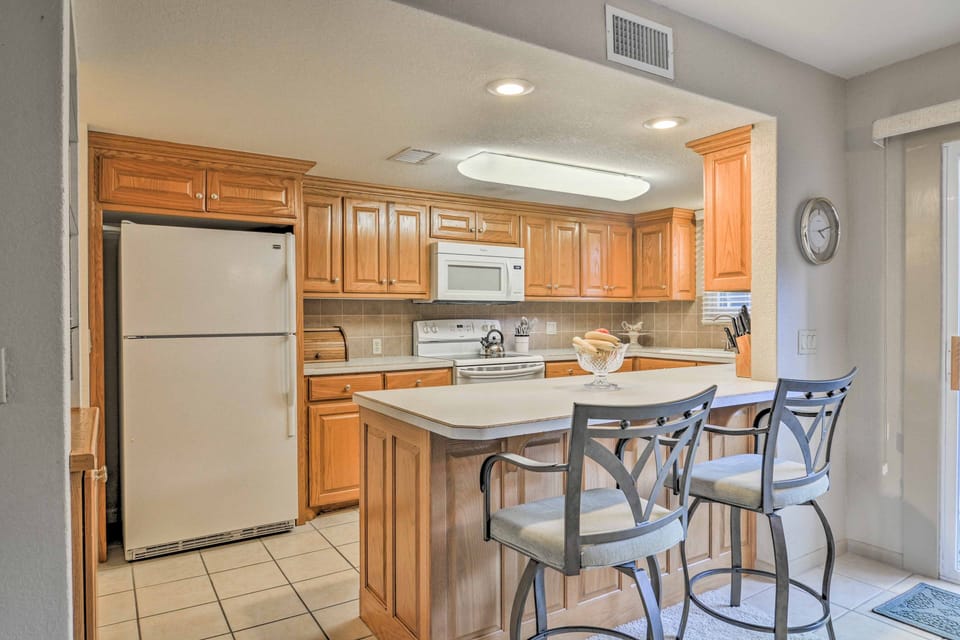 Kitchen | Breakfast Bar w/ Additional Seating