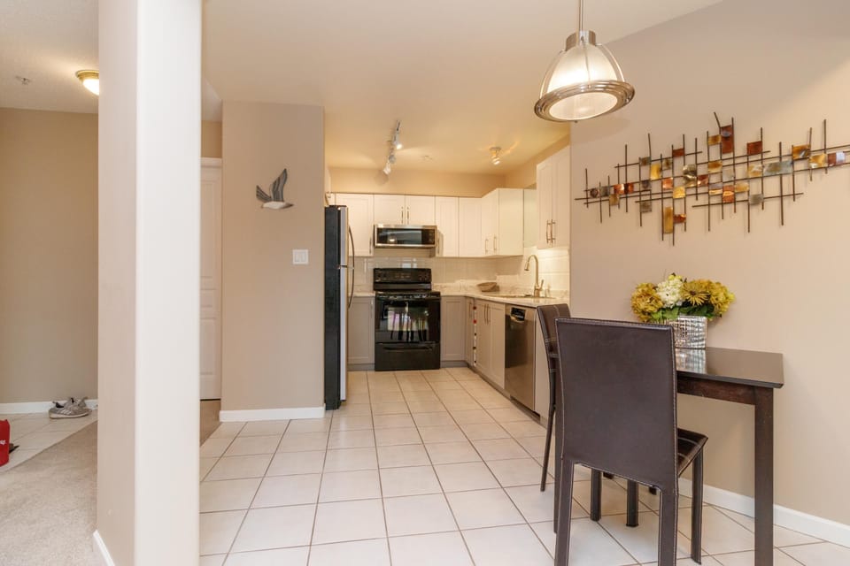 Kitchen and bistro