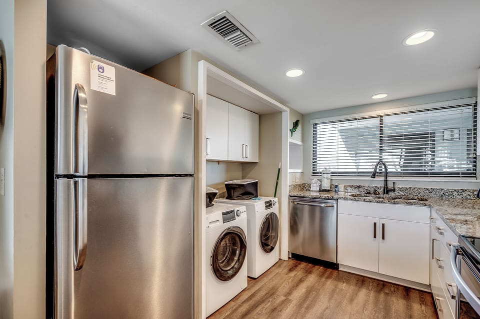 Kitchen includes washer and dryer