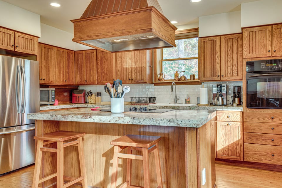 Fully Equipped Kitchen | Drip Coffee Maker | Toaster