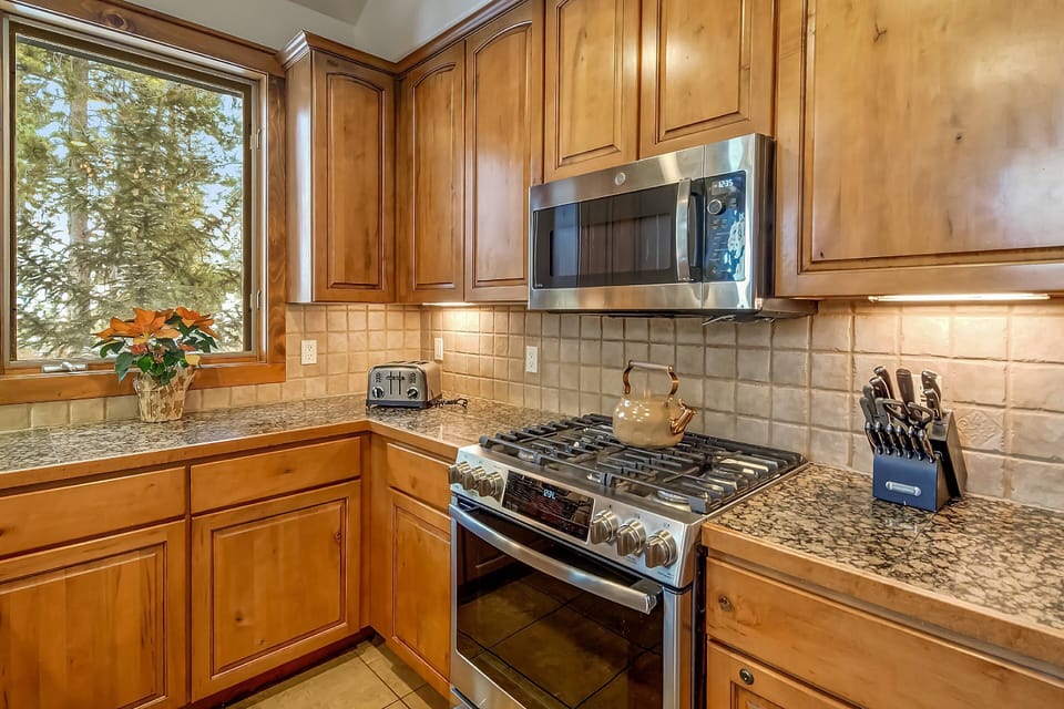 Pretty views in this well-equipped kitchen