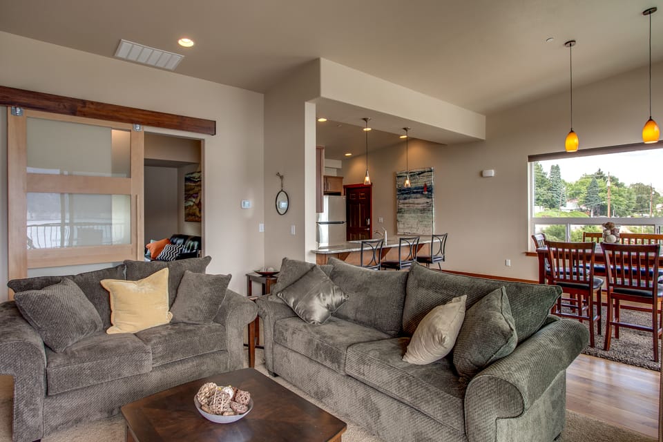 Living Room | Central A/C & Heating | Cable TV | DVD Player