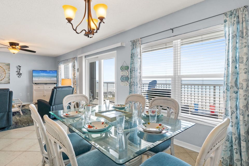 Dining and Living Room View - Enjoy a meal at the dining room table!