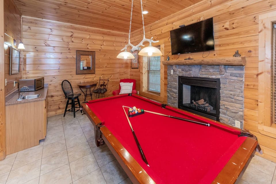 This is a perfect hangout spot. Chalk it up and make your shot!