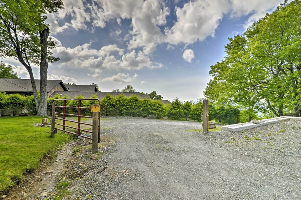 Parking Lot | 2-3 Vehicles