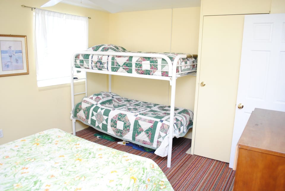 Bedroom 2 with Queen and Bunk Bed