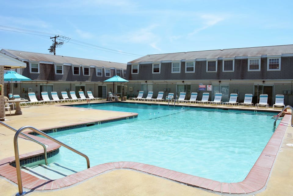 Large Outdoor Pool