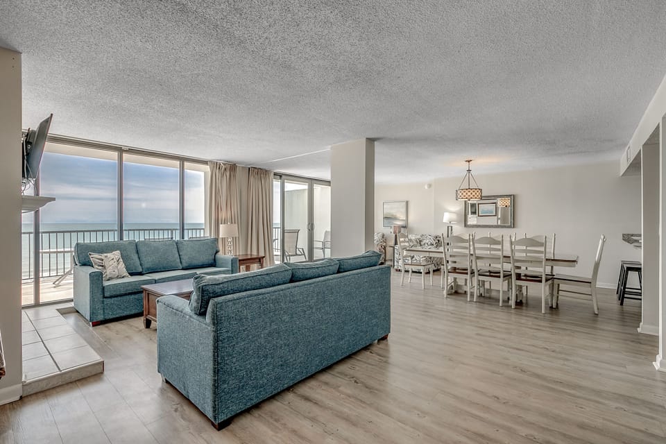 Wide open concept layout