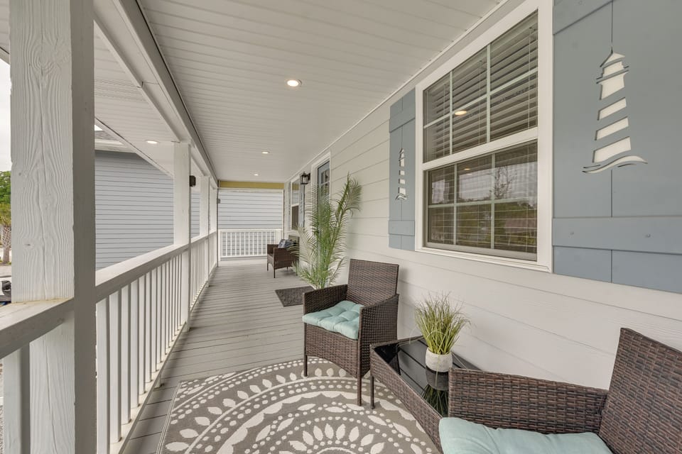 Private Exterior | Top-Floor Apartment