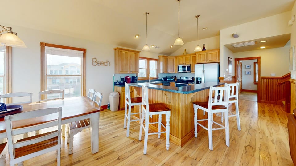 Kitchen / Dining - Kitchen / Dining