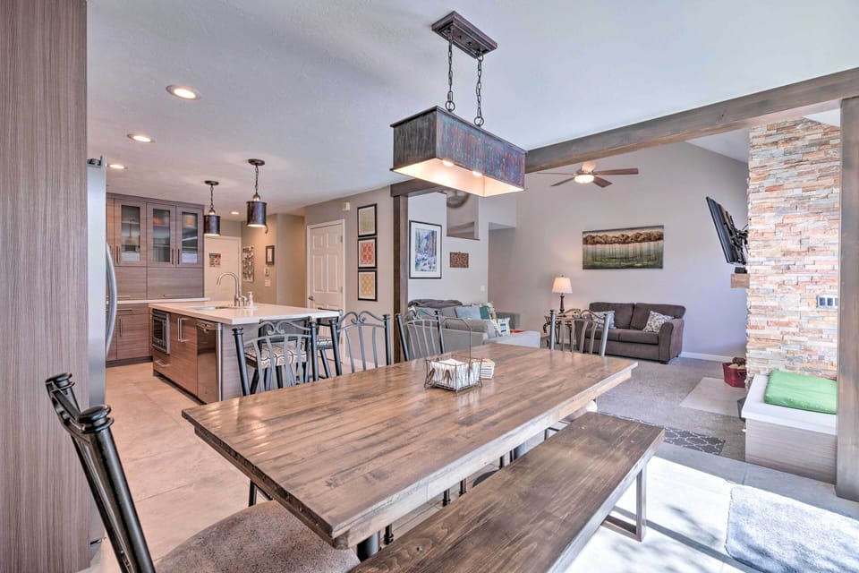 Dining Area | Main Level