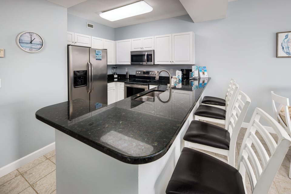 Breeakfast Bar - Additional seating at the breakfast bar.