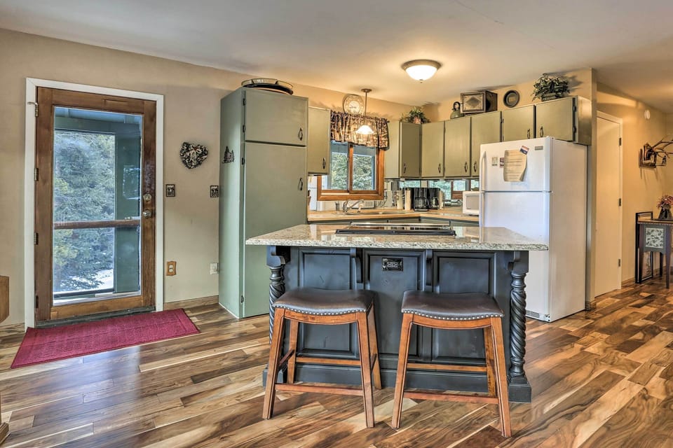 Kitchen | Well-Equipped | Standard Drip Coffee Maker