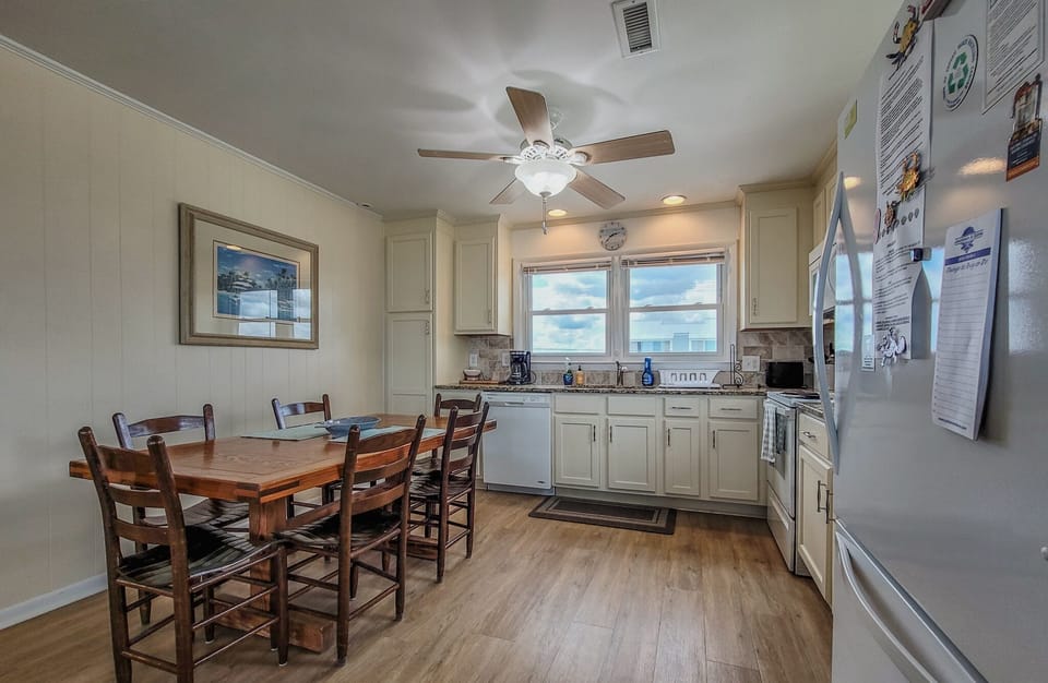 Kitchen/Dining room-29