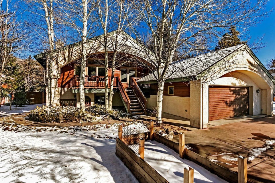Welcome to the Vail Valley! Make this residence your next vacation destination!