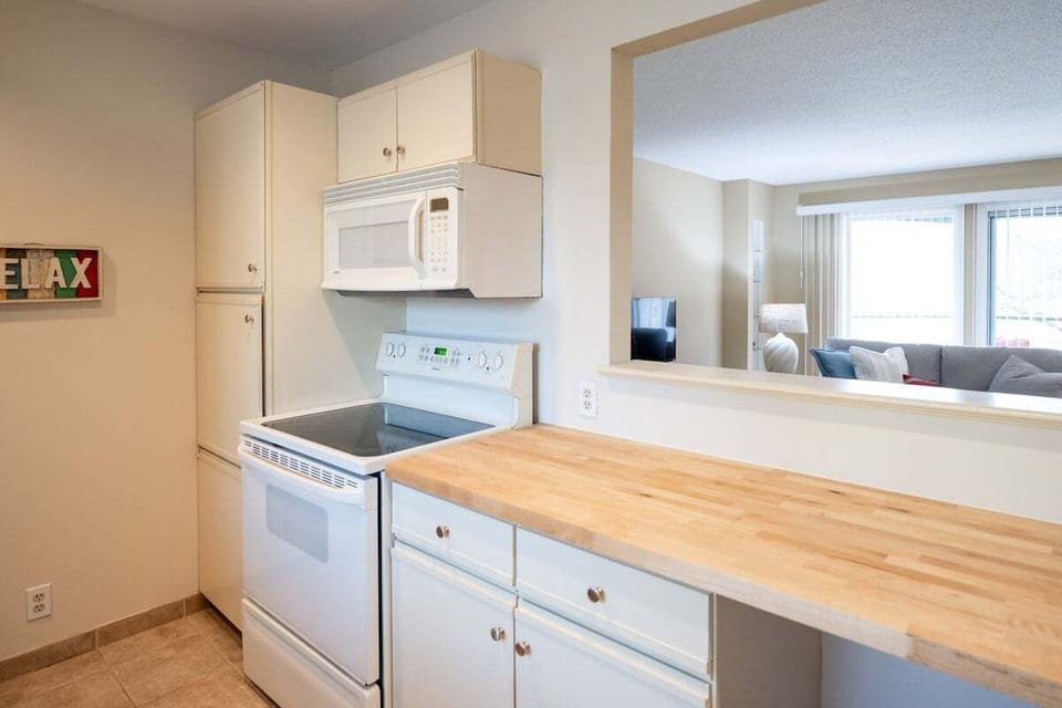 Fully Stocked Kitchen