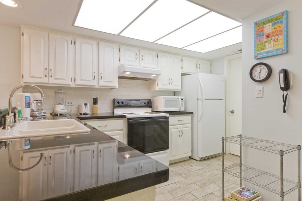 Being on vacation makes everything taste better! Cook up the classics in our fully-equipped kitchen.