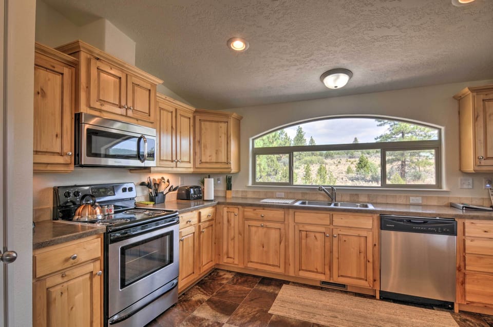 Kitchen | Fully Equipped | Dishware & Glassware