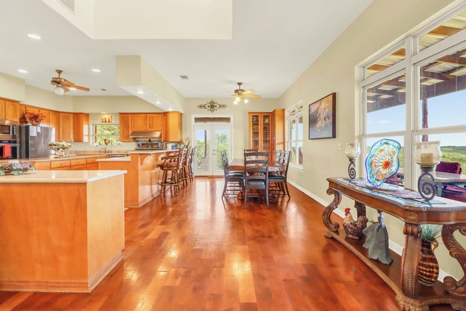 Looking into the kitchen from the entryway