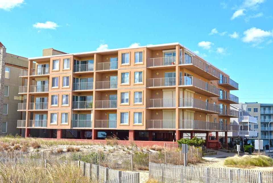 SURF CASTER #202 BUILDING 