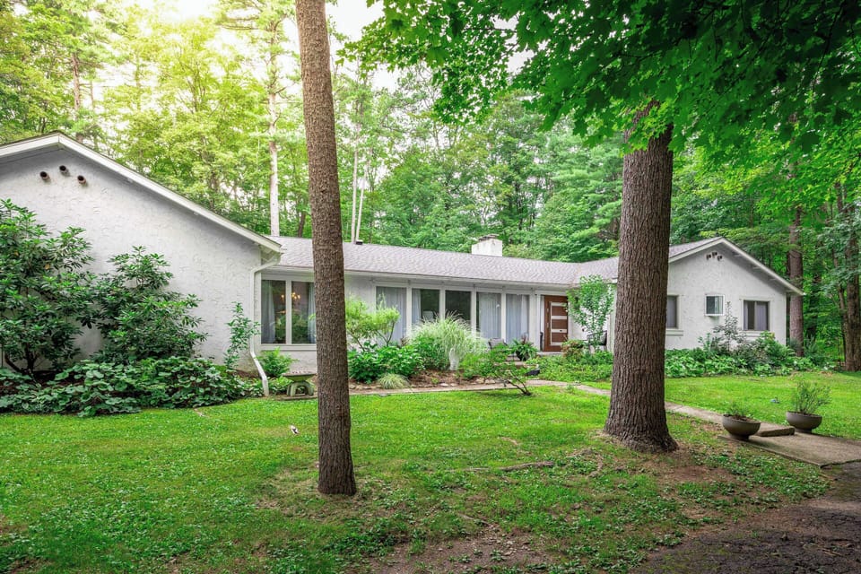 Woodstock Vacation Rental | 4BR | 4BA | 2,800 Sq Ft | 2 Steps to Enter