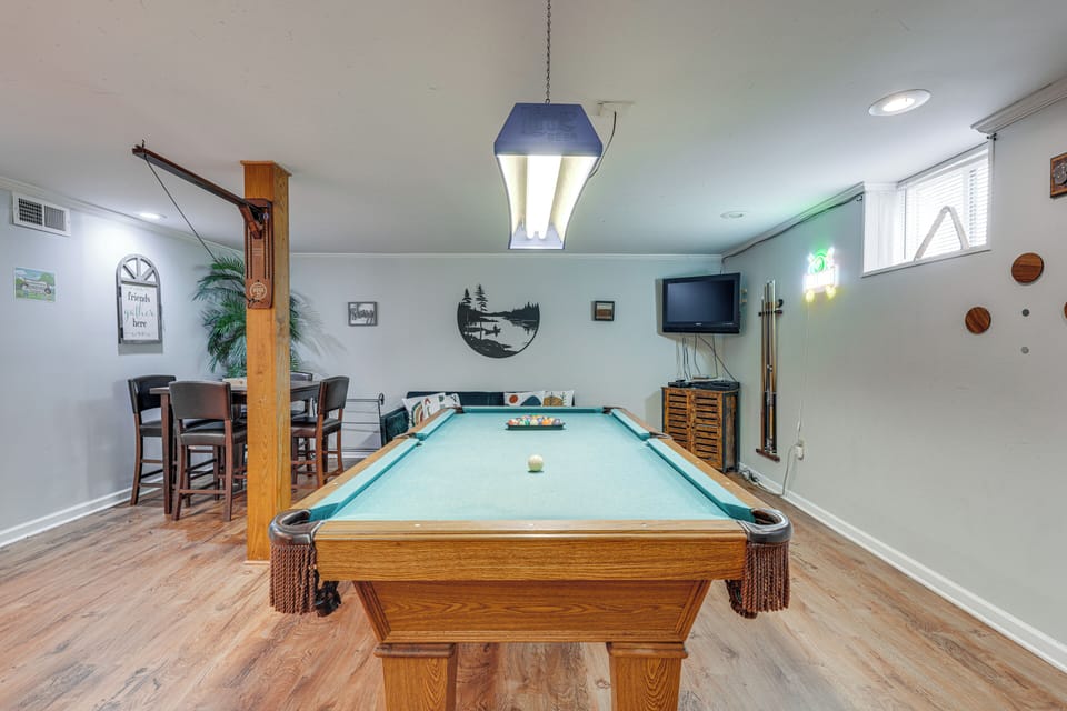 Game Room | Lower Level | Pool Table | Wet Bar
