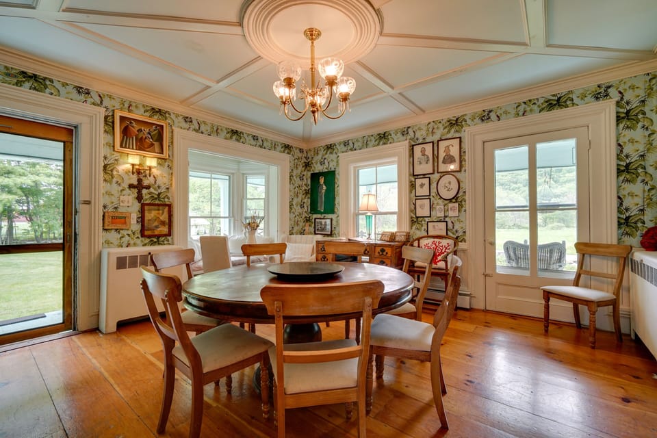 Dining Space | Dishware/Flatware