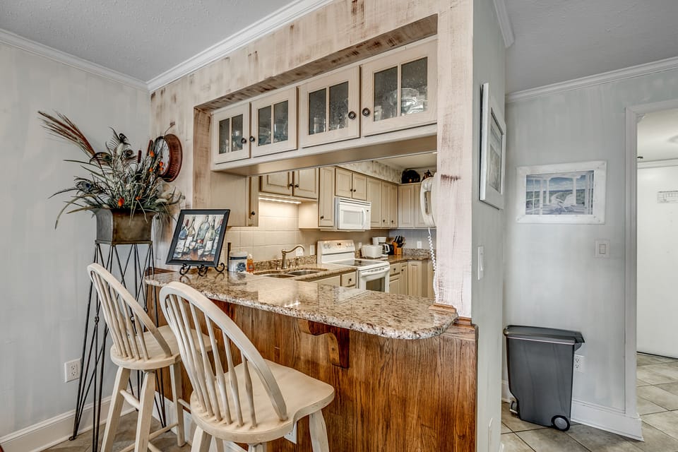 Eat-in bar seating