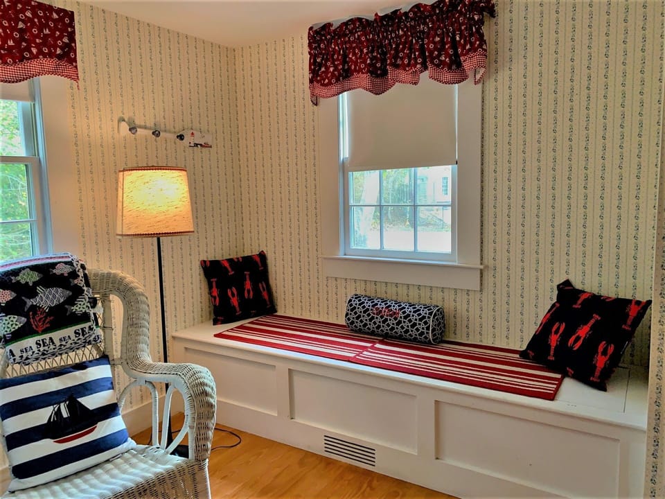 Bedroom #3 built in window bench - 58 Longs Lane Chatham Cape Cod New England Vacation Rentals