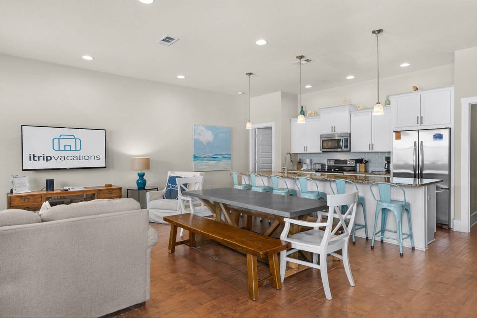 Open concept living and dining so no one in your group ever feels left out!