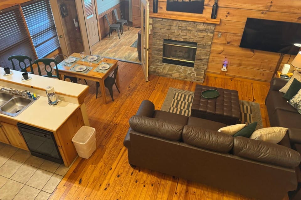 This property offers an open floor plan with a fully functional kitchen to meet all your needs