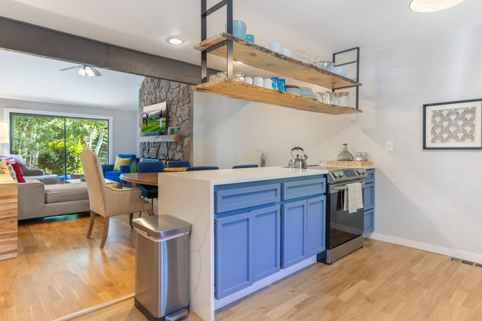 Newly Renovated Kitchen with Open Shelving and beautiful Quartz Countertops