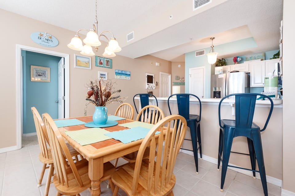 Time to get your beach on. - In this beautiful 2 bedroom condo is just perfect for all your vacation needs