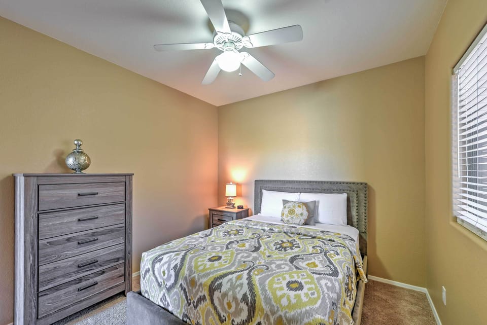 Bedroom 5 | Queen Bed | 1st Floor