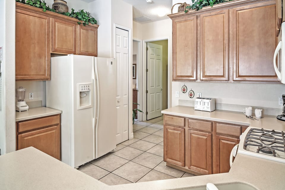 Kitchen | Dishware/Flatware