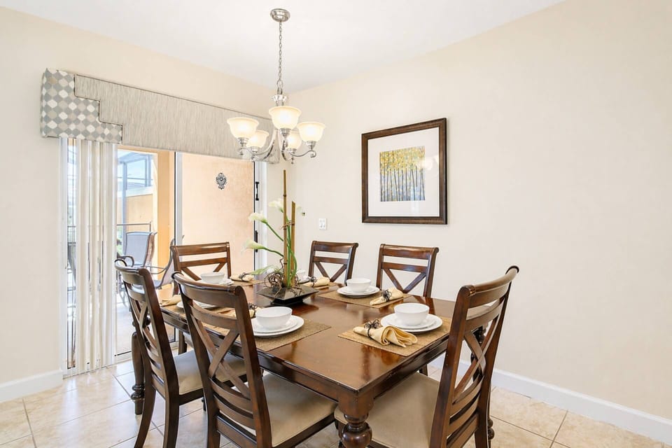 Formal Dining with seating for 6