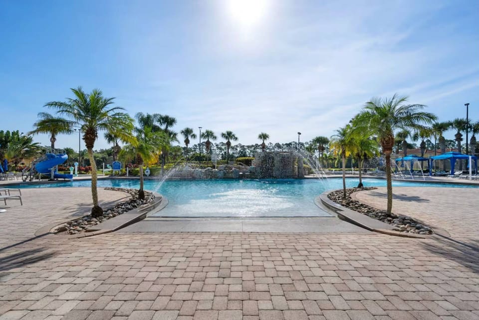 Zero Entry Resort Pool with Hot Tub Grotto