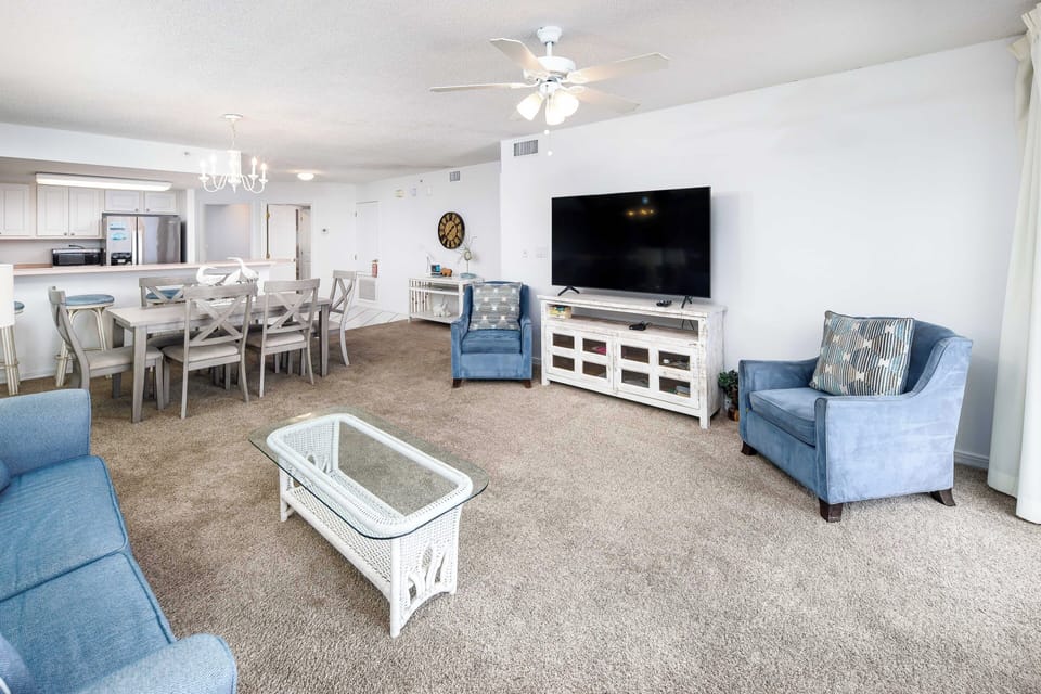 Living Room - Enjoy a movie with the whole family!