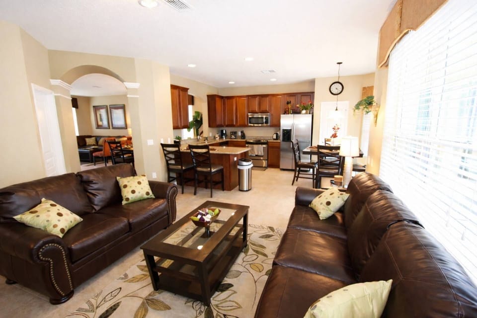 Open concept living, dining and kitchen