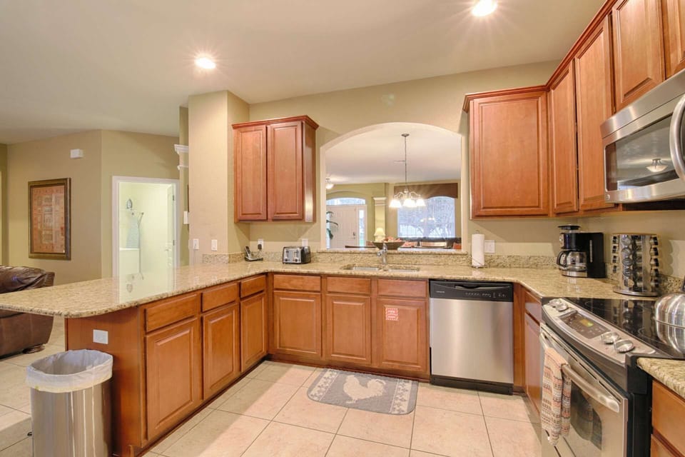 Spacious Kitchen w/All Appliance and Fully Stocked Dinnerware for Your Guests