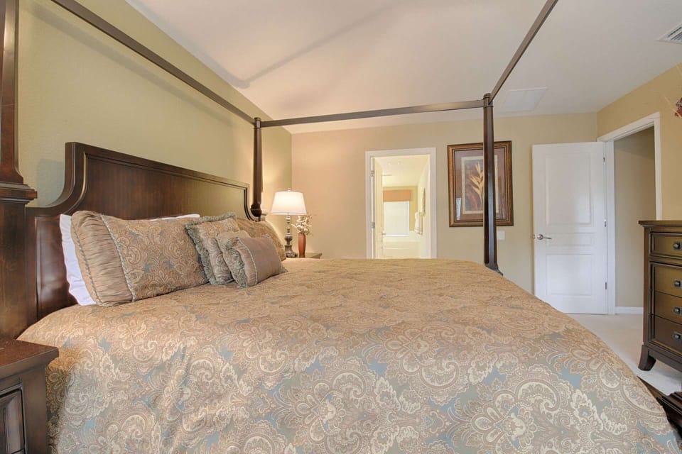 Upstairs King Master Bedroom - View #4