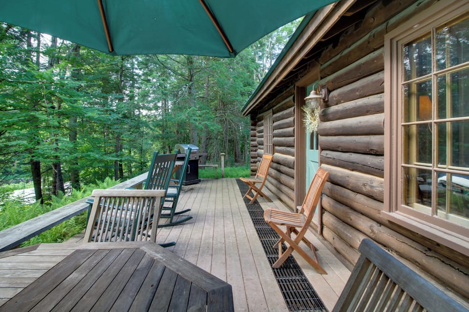 Furnished Deck | Gas Grill